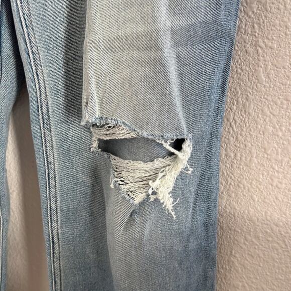 Hollister Ultra High Rise Dad Jean Distressed Denim Jeans W27 L29 5S - Picture 5 of 10